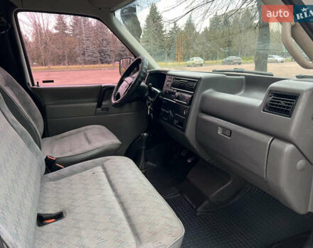 Білий Фольксваген Transporter, об'ємом двигуна 1.9 л та пробігом 250 тис. км за 5500 $, фото 13 на Automoto.ua