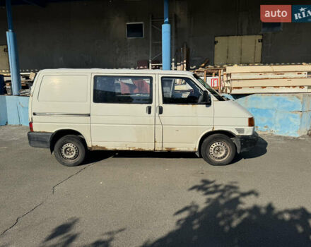 Белый Фольксваген Transporter, объемом двигателя 2.46 л и пробегом 783 тыс. км за 3500 $, фото 2 на Automoto.ua