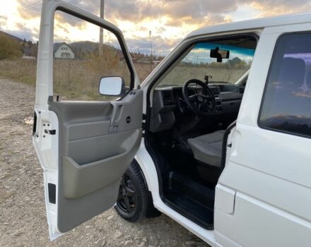 Белый Фольксваген Transporter, объемом двигателя 2.5 л и пробегом 400 тыс. км за 5150 $, фото 10 на Automoto.ua