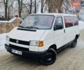 Білий Фольксваген Transporter, об'ємом двигуна 2.4 л та пробігом 251 тис. км за 2100 $, фото 1 на Automoto.ua