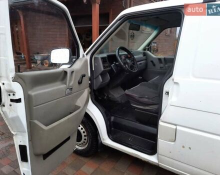 Белый Фольксваген Transporter, объемом двигателя 2.5 л и пробегом 486 тыс. км за 4500 $, фото 5 на Automoto.ua