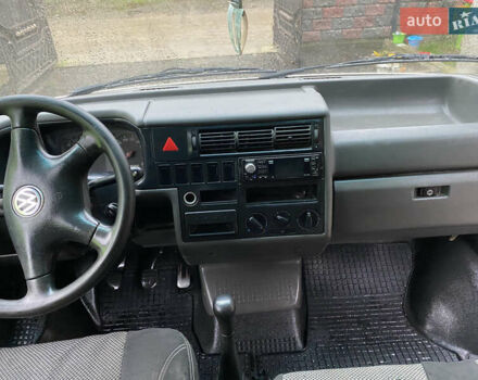 Білий Фольксваген Transporter, об'ємом двигуна 2.4 л та пробігом 420 тис. км за 4200 $, фото 4 на Automoto.ua