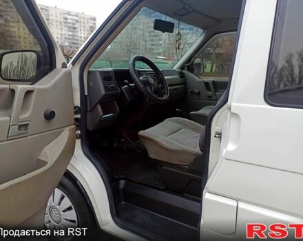 Белый Фольксваген Transporter, объемом двигателя 1.9 л и пробегом 400 тыс. км за 5999 $, фото 9 на Automoto.ua