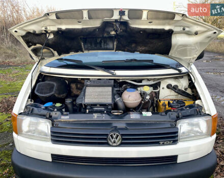 Білий Фольксваген Transporter, об'ємом двигуна 2.5 л та пробігом 323 тис. км за 5800 $, фото 13 на Automoto.ua