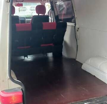 Білий Фольксваген Transporter, об'ємом двигуна 2.5 л та пробігом 315 тис. км за 6800 $, фото 13 на Automoto.ua