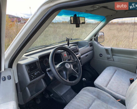 Белый Фольксваген Transporter, объемом двигателя 2.5 л и пробегом 400 тыс. км за 4950 $, фото 9 на Automoto.ua
