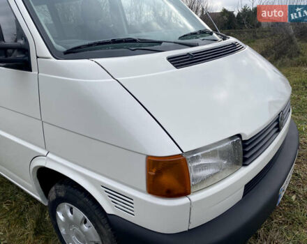 Білий Фольксваген Transporter, об'ємом двигуна 2.5 л та пробігом 278 тис. км за 5999 $, фото 1 на Automoto.ua