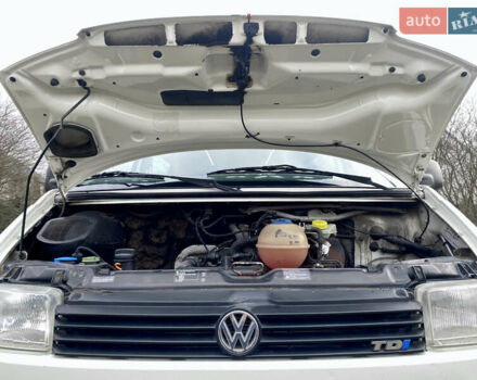 Білий Фольксваген Transporter, об'ємом двигуна 2.5 л та пробігом 278 тис. км за 5999 $, фото 42 на Automoto.ua