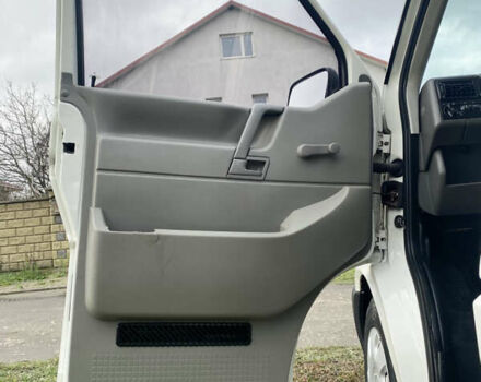 Білий Фольксваген Transporter, об'ємом двигуна 2.5 л та пробігом 278 тис. км за 5999 $, фото 46 на Automoto.ua