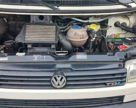 Білий Фольксваген Transporter, об'ємом двигуна 2.5 л та пробігом 315 тис. км за 6800 $, фото 4 на Automoto.ua