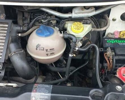 Білий Фольксваген Transporter, об'ємом двигуна 2.5 л та пробігом 315 тис. км за 6800 $, фото 5 на Automoto.ua