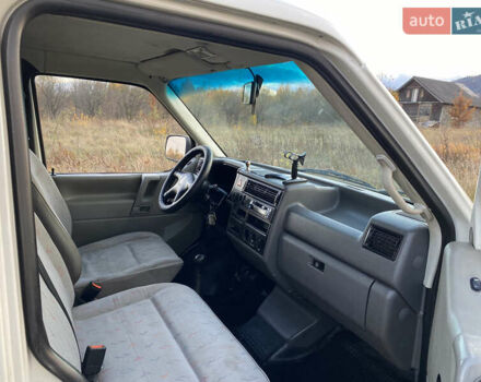 Белый Фольксваген Transporter, объемом двигателя 2.5 л и пробегом 400 тыс. км за 4950 $, фото 8 на Automoto.ua