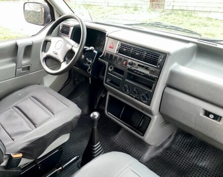 Білий Фольксваген Transporter, об'ємом двигуна 2.5 л та пробігом 278 тис. км за 5999 $, фото 23 на Automoto.ua