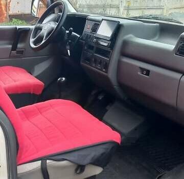 Білий Фольксваген Transporter, об'ємом двигуна 2.5 л та пробігом 315 тис. км за 6800 $, фото 12 на Automoto.ua