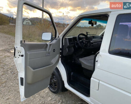 Белый Фольксваген Transporter, объемом двигателя 2.5 л и пробегом 400 тыс. км за 4950 $, фото 10 на Automoto.ua