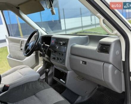 Білий Фольксваген Transporter, об'ємом двигуна 2.46 л та пробігом 592 тис. км за 5555 $, фото 40 на Automoto.ua