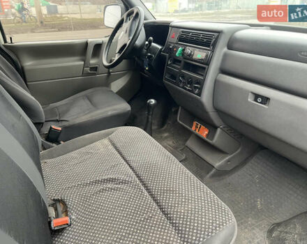 Білий Фольксваген Transporter, об'ємом двигуна 2.5 л та пробігом 287 тис. км за 5700 $, фото 9 на Automoto.ua