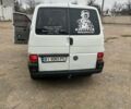 Білий Фольксваген Transporter, об'ємом двигуна 2.5 л та пробігом 300 тис. км за 4100 $, фото 1 на Automoto.ua