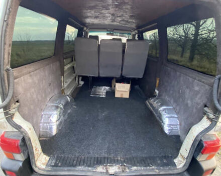 Белый Фольксваген Transporter, объемом двигателя 1.9 л и пробегом 300 тыс. км за 4750 $, фото 11 на Automoto.ua