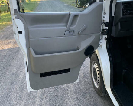 Белый Фольксваген Transporter, объемом двигателя 2.5 л и пробегом 400 тыс. км за 6700 $, фото 9 на Automoto.ua