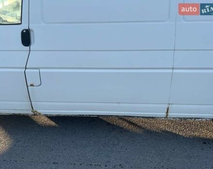 Білий Фольксваген Transporter, об'ємом двигуна 2.5 л та пробігом 428 тис. км за 5200 $, фото 4 на Automoto.ua