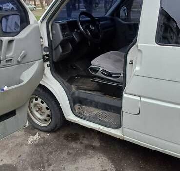 Белый Фольксваген Transporter, объемом двигателя 1.9 л и пробегом 380 тыс. км за 4500 $, фото 2 на Automoto.ua