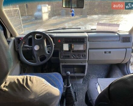 Белый Фольксваген Transporter, объемом двигателя 2.5 л и пробегом 320 тыс. км за 5900 $, фото 7 на Automoto.ua