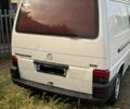 Белый Фольксваген Transporter, объемом двигателя 2.4 л и пробегом 400 тыс. км за 3600 $, фото 1 на Automoto.ua
