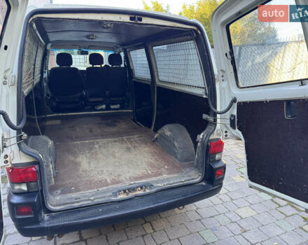 Білий Фольксваген Transporter, об'ємом двигуна 2.5 л та пробігом 467 тис. км за 6500 $, фото 14 на Automoto.ua