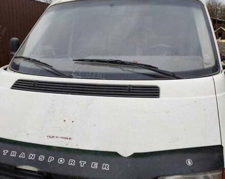 Белый Фольксваген Transporter, объемом двигателя 2.4 л и пробегом 400 тыс. км за 3700 $, фото 1 на Automoto.ua