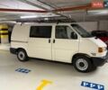 Белый Фольксваген Transporter, объемом двигателя 2.5 л и пробегом 335 тыс. км за 3940 $, фото 1 на Automoto.ua