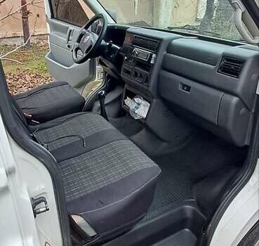 Белый Фольксваген Transporter, объемом двигателя 2.5 л и пробегом 386 тыс. км за 8000 $, фото 14 на Automoto.ua