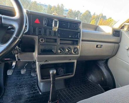 Білий Фольксваген Transporter, об'ємом двигуна 2.5 л та пробігом 425 тис. км за 7450 $, фото 12 на Automoto.ua