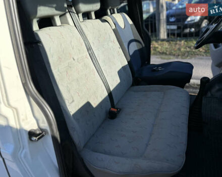Білий Фольксваген Transporter, об'ємом двигуна 2.5 л та пробігом 400 тис. км за 5899 $, фото 11 на Automoto.ua
