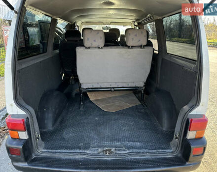 Білий Фольксваген Transporter, об'ємом двигуна 2.5 л та пробігом 400 тис. км за 5899 $, фото 10 на Automoto.ua