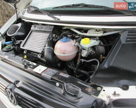 Белый Фольксваген Transporter, объемом двигателя 2.5 л и пробегом 441 тыс. км за 7550 $, фото 6 на Automoto.ua