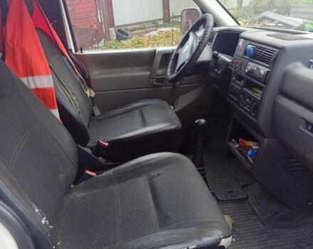 Белый Фольксваген Transporter, объемом двигателя 2.5 л и пробегом 436 тыс. км за 4500 $, фото 4 на Automoto.ua