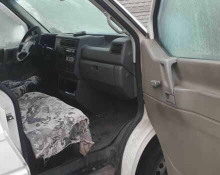 Белый Фольксваген Transporter, объемом двигателя 2.5 л и пробегом 386 тыс. км за 7200 $, фото 4 на Automoto.ua