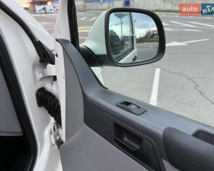 Белый Фольксваген Transporter, объемом двигателя 2.5 л и пробегом 270 тыс. км за 9800 $, фото 14 на Automoto.ua