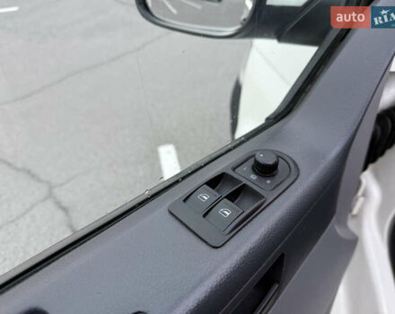 Белый Фольксваген Transporter, объемом двигателя 2.5 л и пробегом 270 тыс. км за 9800 $, фото 9 на Automoto.ua