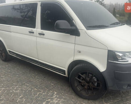 Білий Фольксваген Transporter, об'ємом двигуна 2.5 л та пробігом 297 тис. км за 10700 $, фото 1 на Automoto.ua