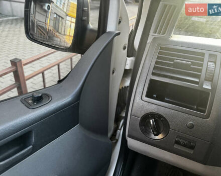 Білий Фольксваген Transporter, об'ємом двигуна 1.9 л та пробігом 391 тис. км за 6999 $, фото 7 на Automoto.ua