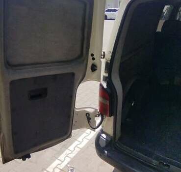 Білий Фольксваген Transporter, об'ємом двигуна 2.5 л та пробігом 400 тис. км за 8700 $, фото 23 на Automoto.ua