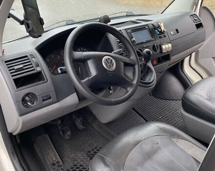 Білий Фольксваген Transporter, об'ємом двигуна 2.5 л та пробігом 355 тис. км за 8799 $, фото 8 на Automoto.ua