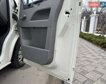 Білий Фольксваген Transporter, об'ємом двигуна 1.9 л та пробігом 287 тис. км за 5900 $, фото 11 на Automoto.ua