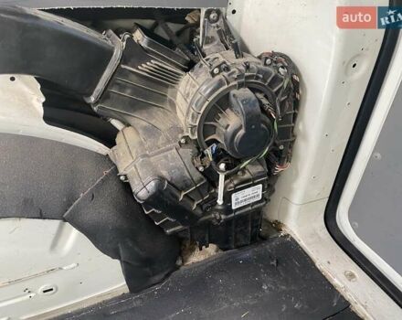 Белый Фольксваген Transporter, объемом двигателя 2.5 л и пробегом 220 тыс. км за 6000 $, фото 4 на Automoto.ua