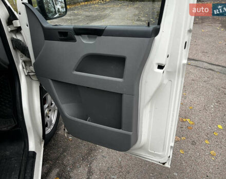 Белый Фольксваген Transporter, объемом двигателя 1.9 л и пробегом 390 тыс. км за 7700 $, фото 5 на Automoto.ua