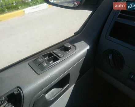 Белый Фольксваген Transporter, объемом двигателя 2.5 л и пробегом 300 тыс. км за 7000 $, фото 2 на Automoto.ua