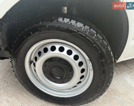 Білий Фольксваген Transporter, об'ємом двигуна 2.5 л та пробігом 274 тис. км за 11500 $, фото 3 на Automoto.ua