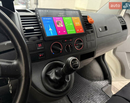 Білий Фольксваген Transporter, об'ємом двигуна 2.5 л та пробігом 274 тис. км за 11500 $, фото 19 на Automoto.ua